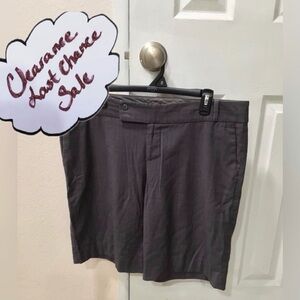 Mossino Women’s Size 14 Dark Gray Pinstriped Dress Shorts